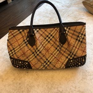 Burberry Tote - AUTHENTIC - barely used